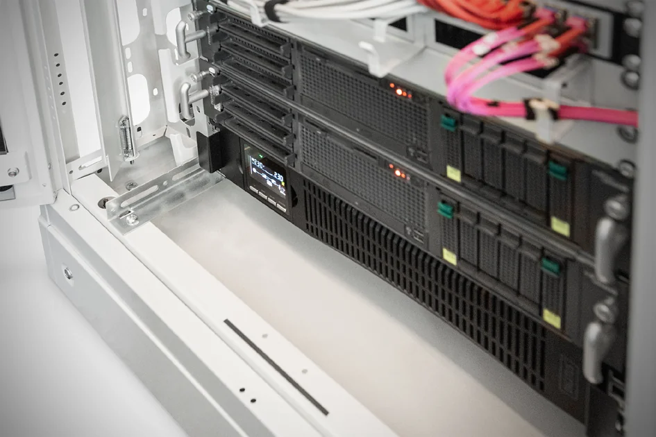 DIGITUS Système UPS OnLine, 2.000 VA, 2.000 W, (L)440 x (P)460 x (H)86,5 mm - OEM DN-170095