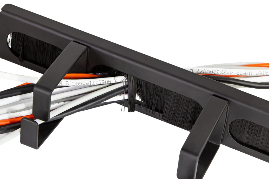 LogiLink Panneau guide-câble 19', 1 U, 4 étriers guide-câble, (L)483 x (P)80 x (H)45 mm - OEM OR106G