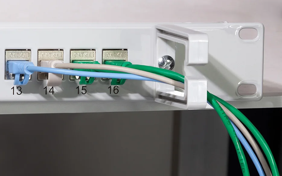 LogiLink Panneau de brassage Keystone 19', 16 ports, blindé, (L)482 x (P)160 x (H)44,2 mm - OEM NK4077