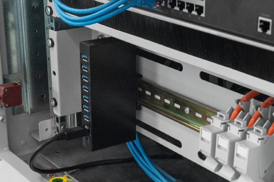 DIGITUS Hub USB 3.0 Industrial Line, 7 ports, noir - OEM DA-70258-1